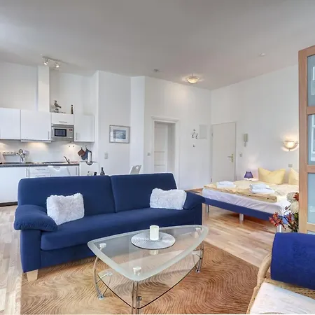Frieda 8 Apartment